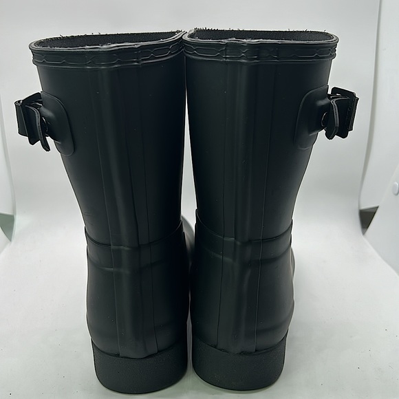 Hunter Black Buckle Quarter Height Rain Boots Shoes **Size 7** ☔️☔️ - Picture 5 of 9